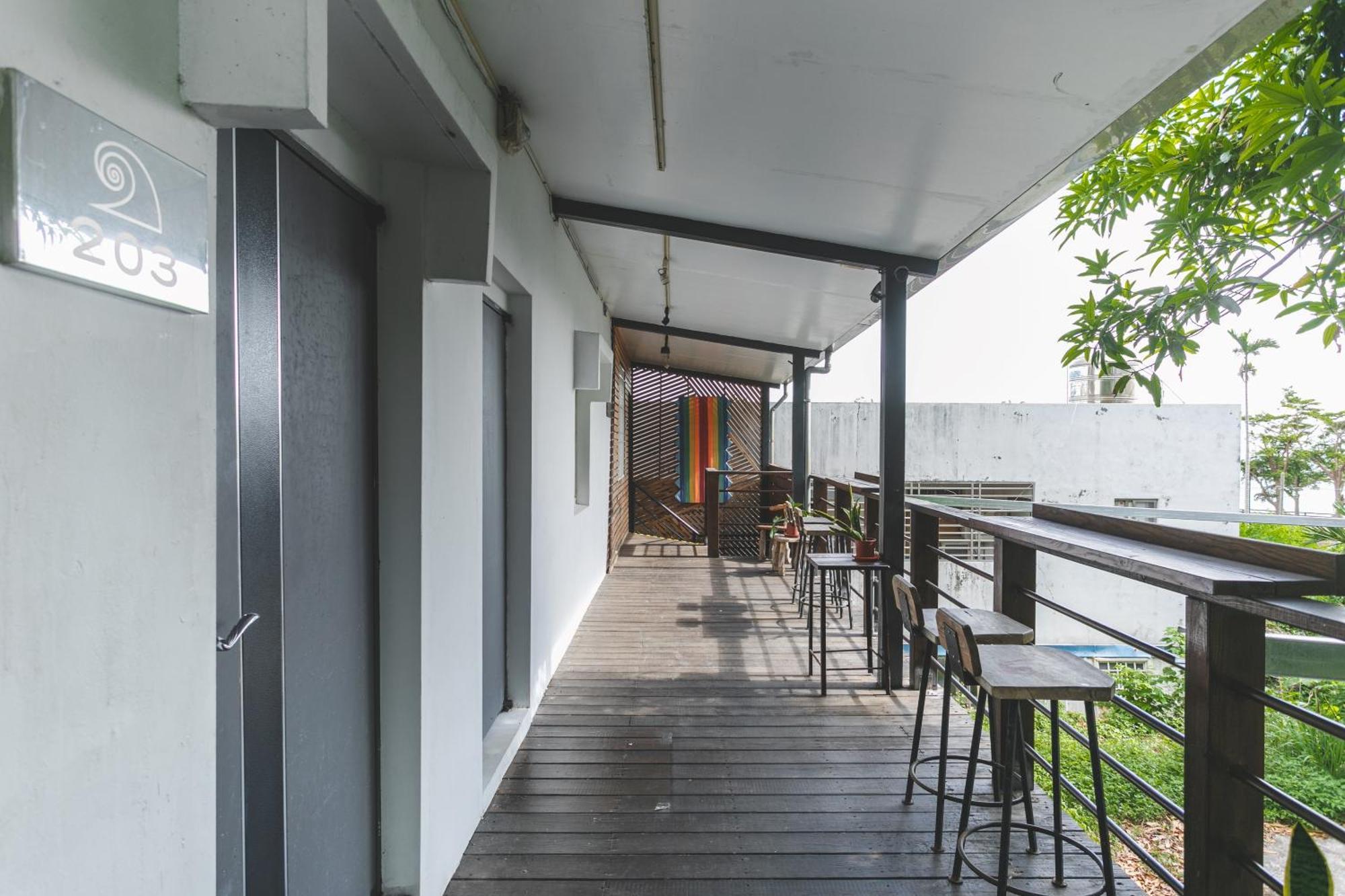 Tropical Low Boundary B&B Donghe Exterior photo