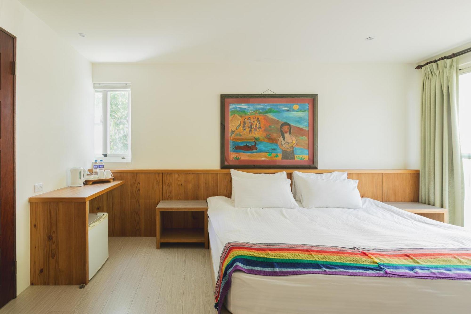 Tropical Low Boundary B&B Donghe Exterior photo