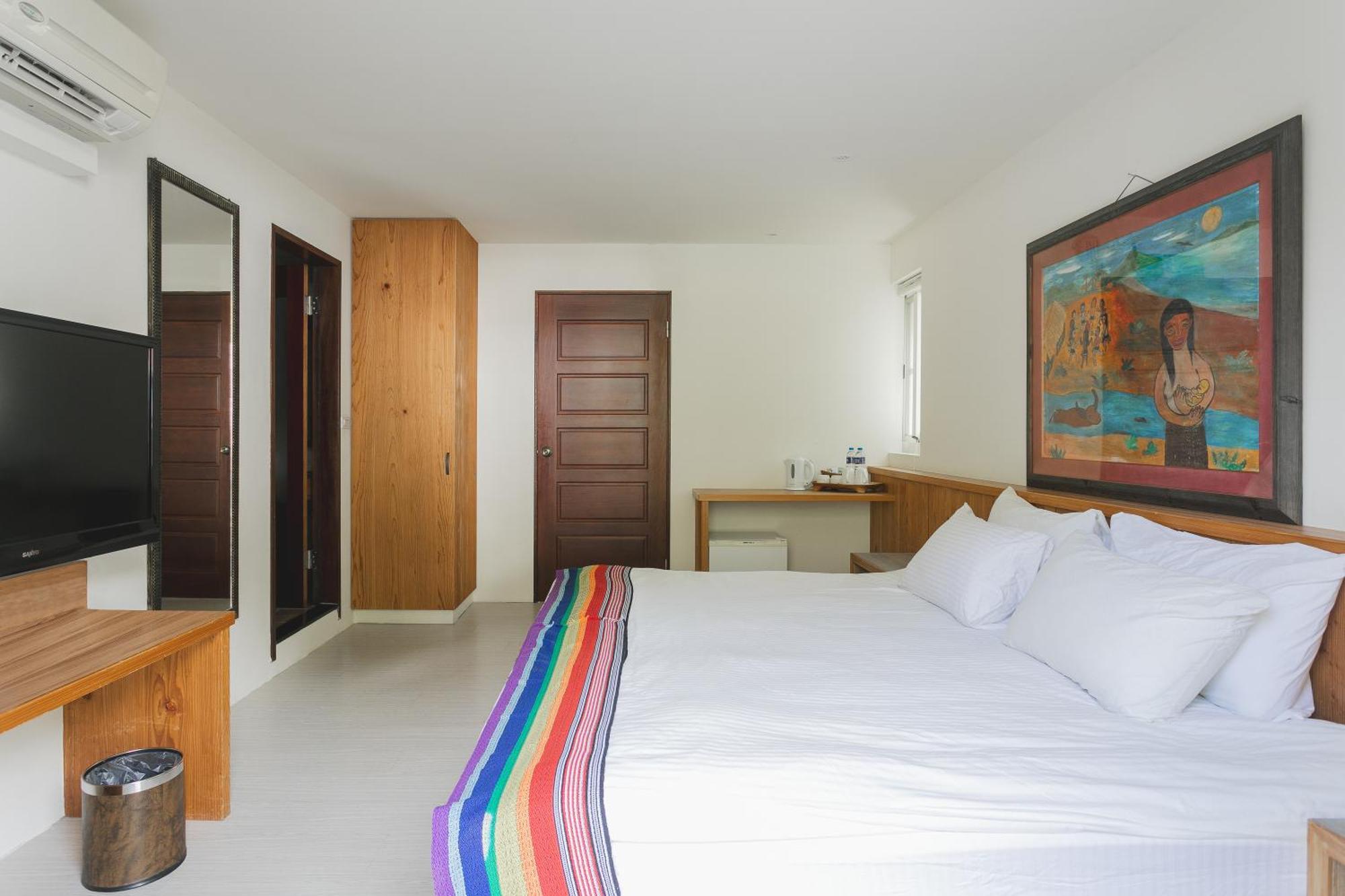 Tropical Low Boundary B&B Donghe Exterior photo