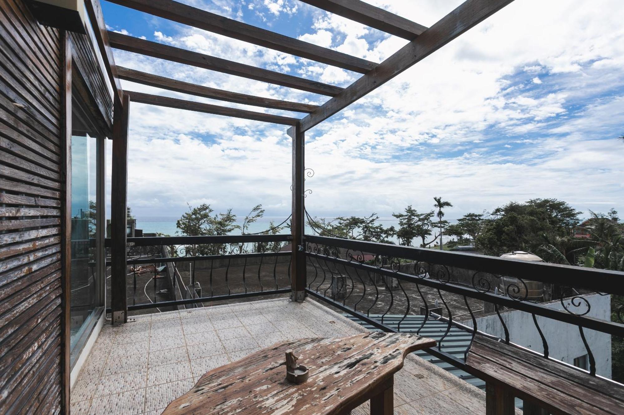 Tropical Low Boundary B&B Donghe Exterior photo